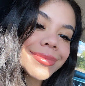 Meet your Posher, Maricela